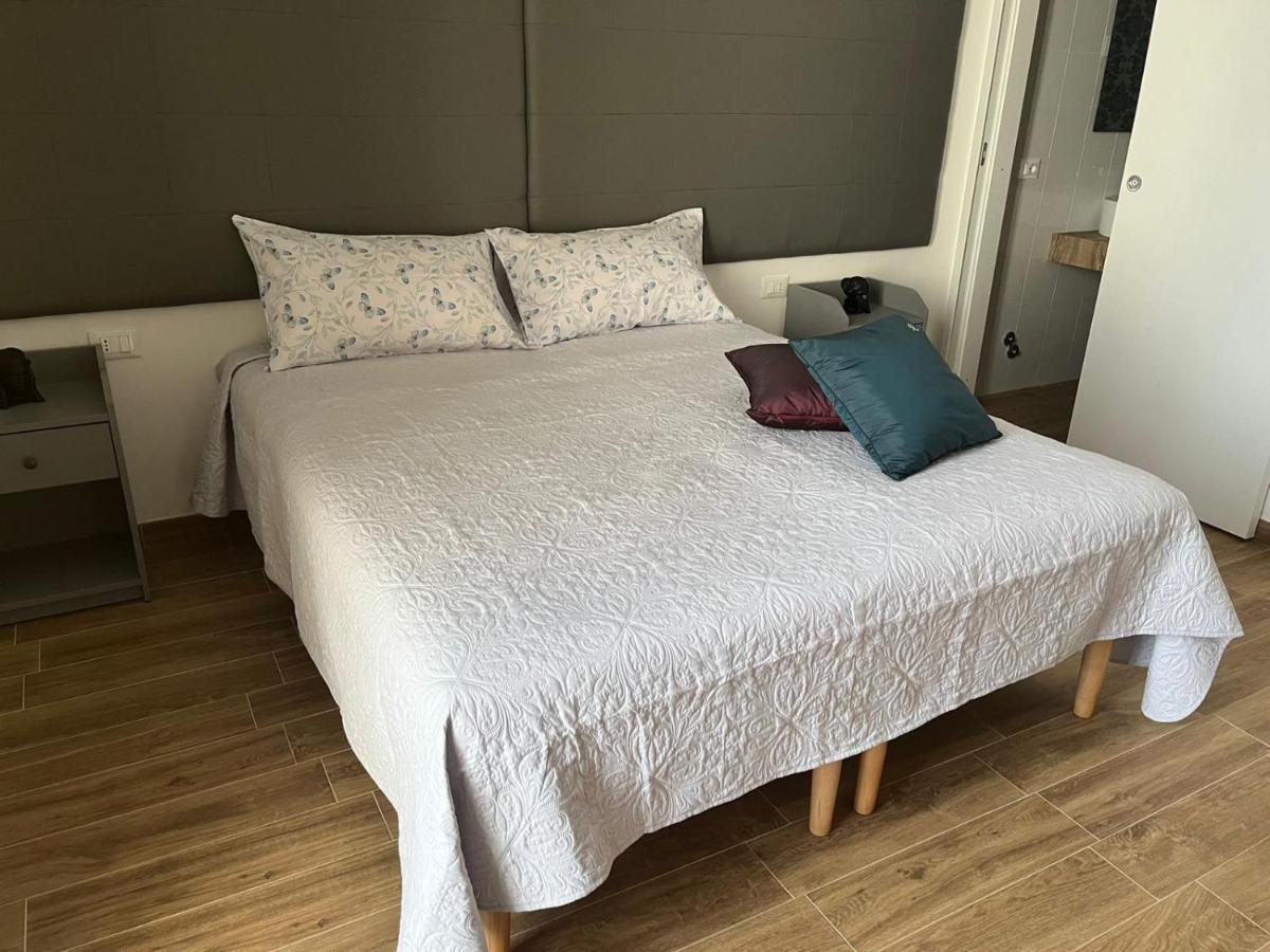 B&B Dea Gela Bagian luar foto